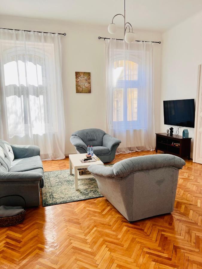 Apartment Friends Central Oradea Dış mekan fotoğraf