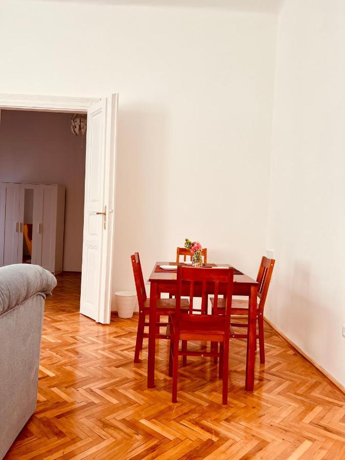 Apartment Friends Central Oradea Dış mekan fotoğraf