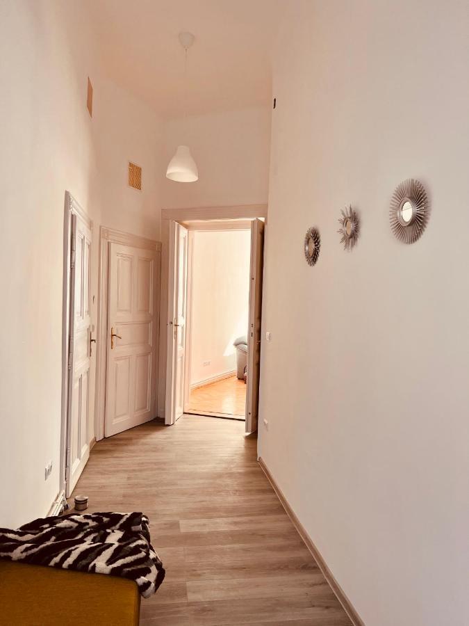 Apartment Friends Central Oradea Dış mekan fotoğraf